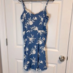 Dress with pockets